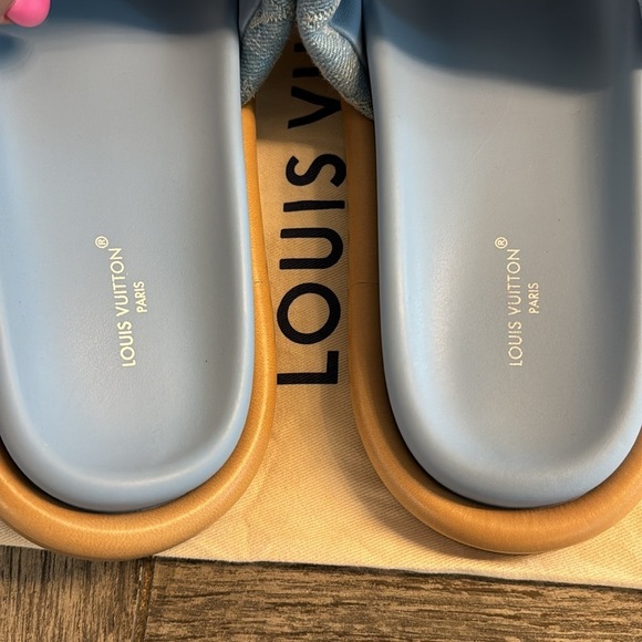 LOUIS VUITTON AUTHENTIC LV By The Pool
LV Bliss Comfort Mule size 38 - Picture 13 of 16